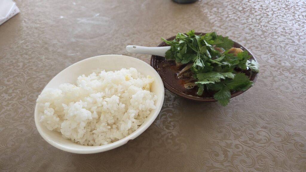 碗碗羊肉・峡谷周辺で食べた辛い名物羊肉料理