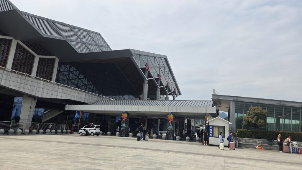 中国張家界駅から武陵源・森林公園へ